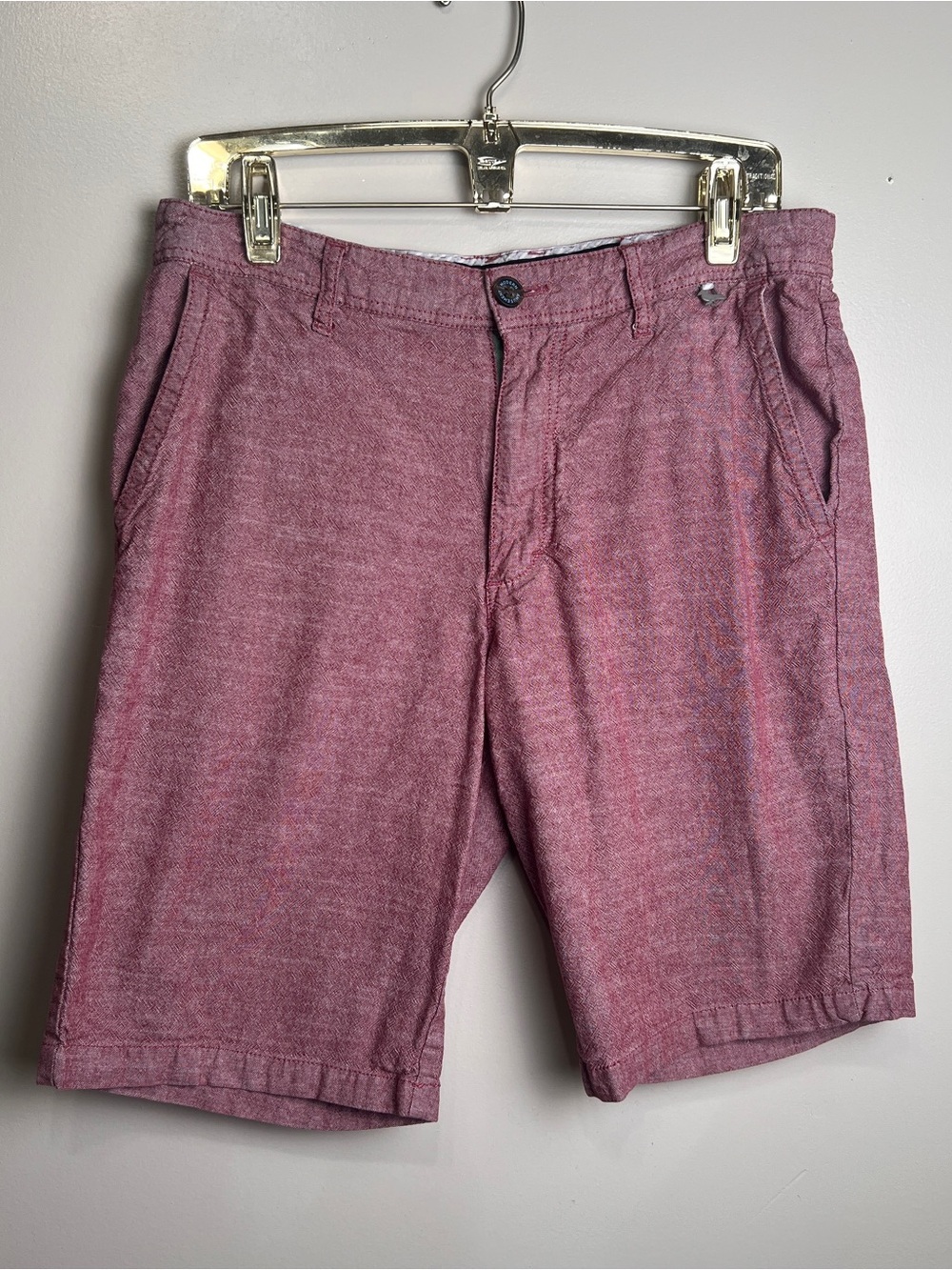 Modern Amusement Mens Red Flat Front Cotton Casual Chino Shorts Size 32, GUC